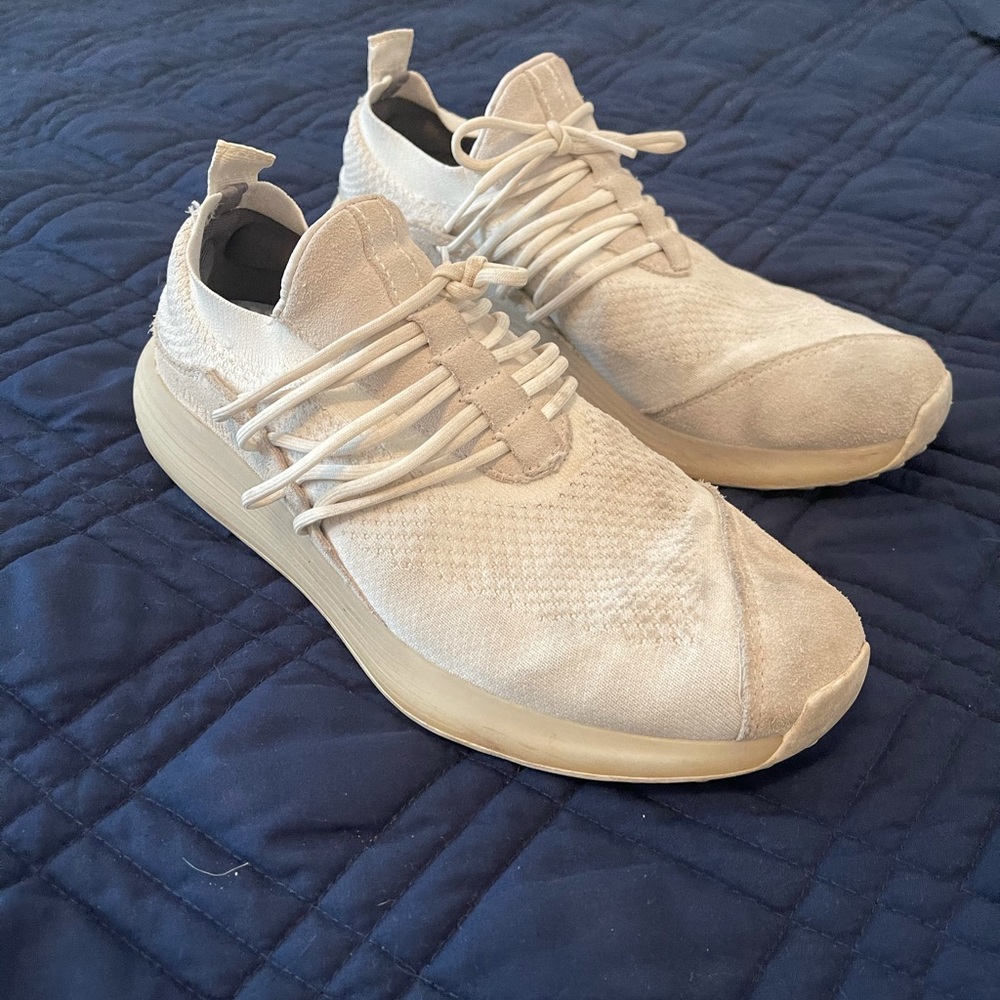 Lane 8 trainer